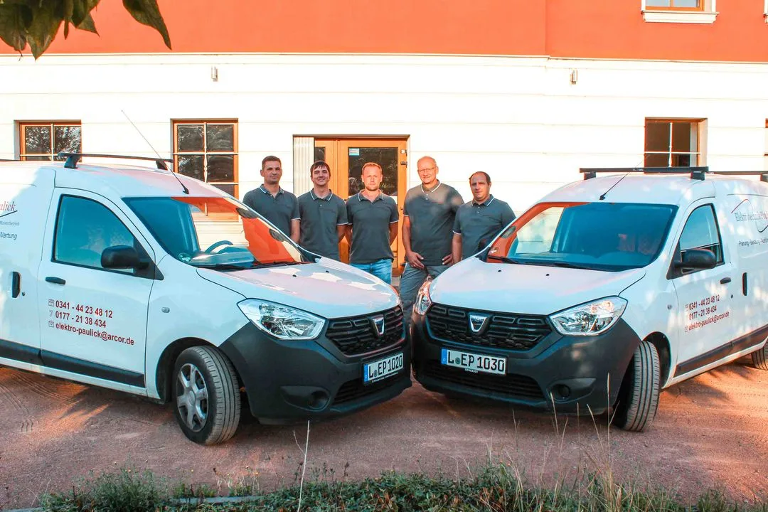 Team der Elektrotechnik Paulick bei der Arbeit in Leipzig